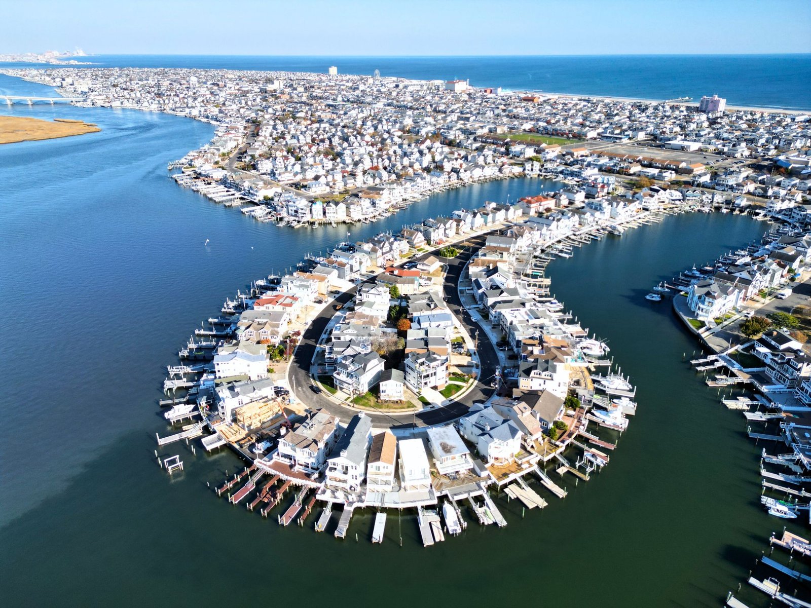 Riviera Neighborhood Guide